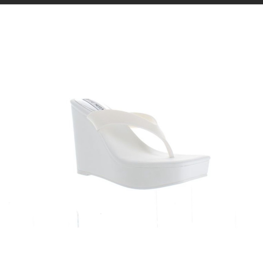 ISO Steve Madden Refined wedge white size 6